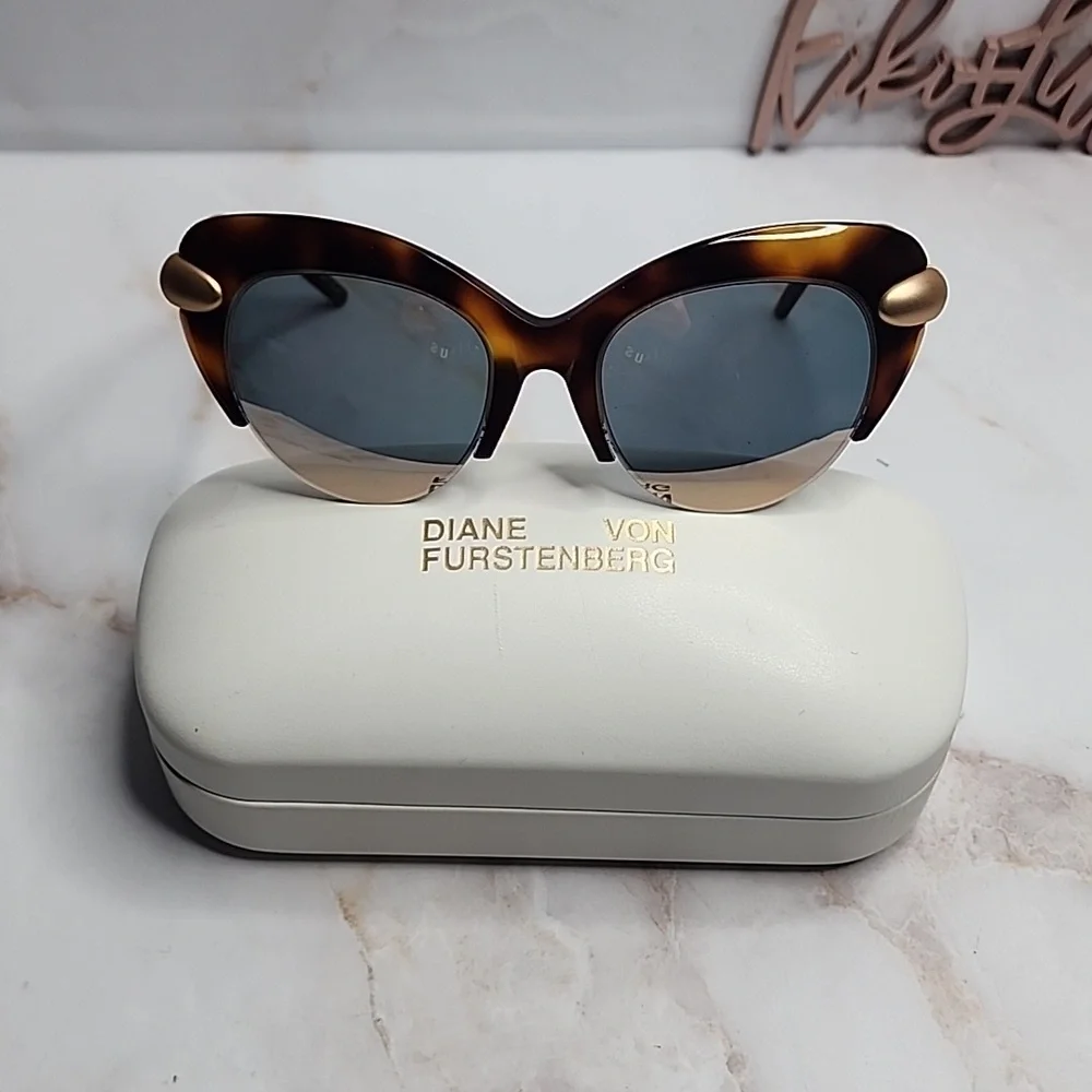 Pomellato oversized cat eye sunglasses